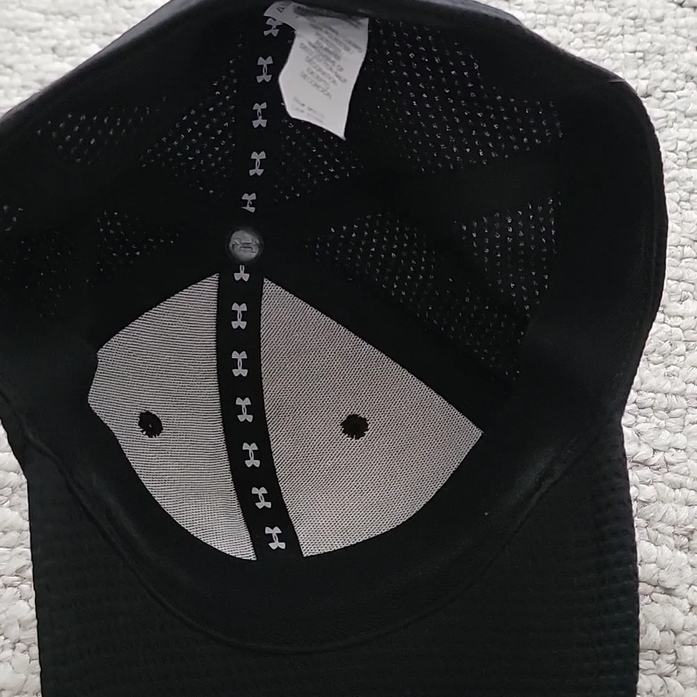 Under Armour Hat - Size S/M